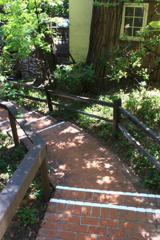 Saddleback Inn At Lake Arrowhead Ngoại thất bức ảnh